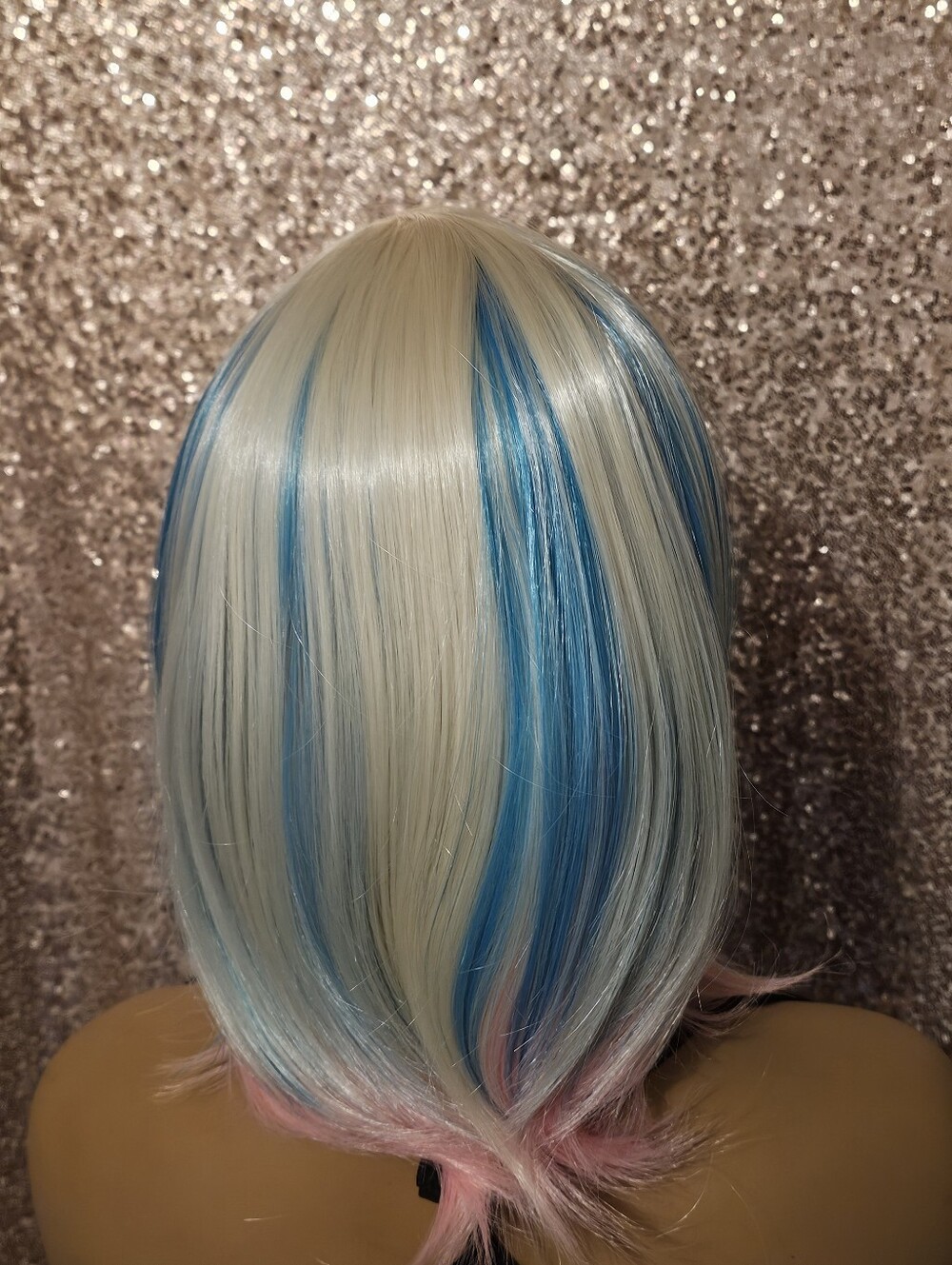 Wig - Picture 3 of 3